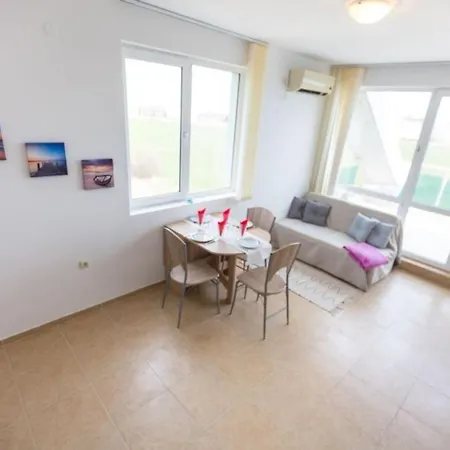 Sea View 1 Bed With Stunning Ocean Views