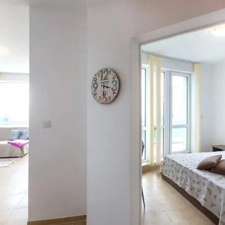 Sea View 1 Bed With Stunning Ocean Views Apartment *